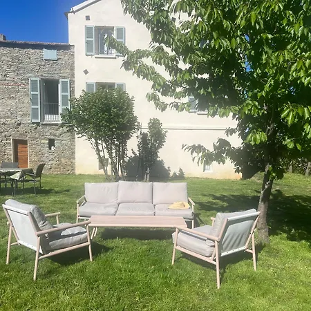 Avec Jardin Et Piscine